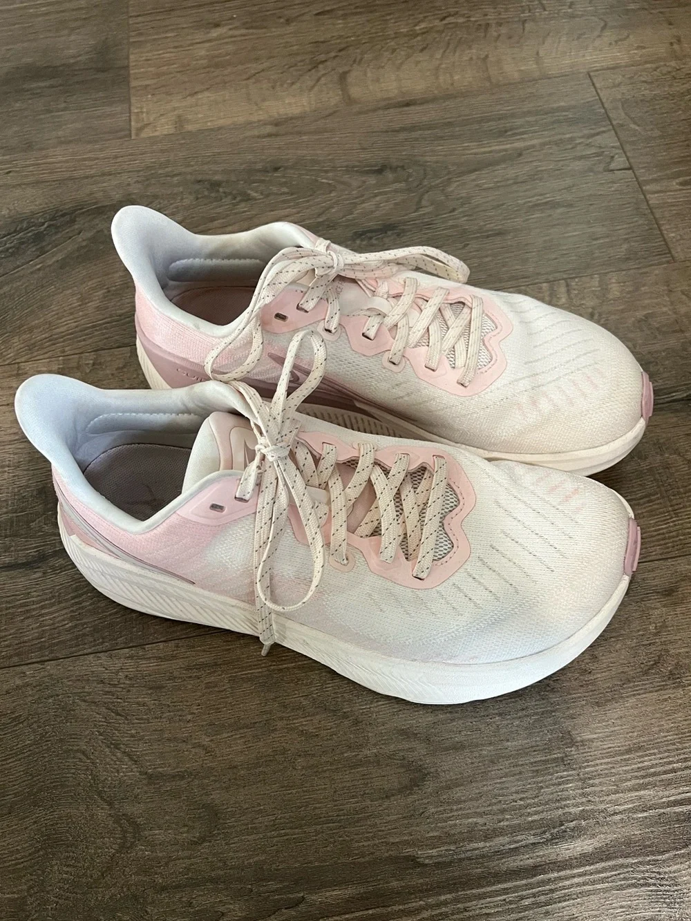 ALTRA brand Women's Lightweight Running Shoes - Pink